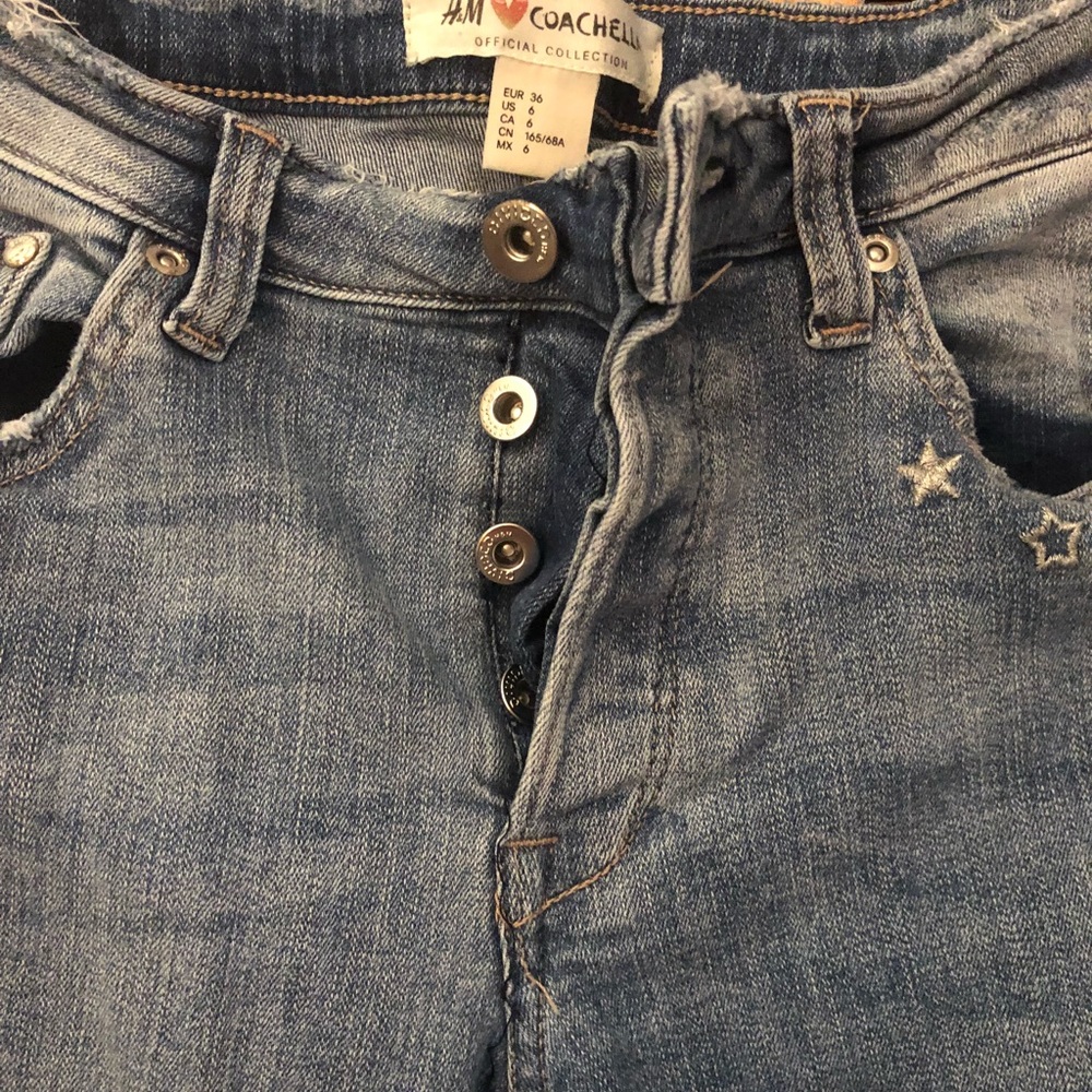 Coachella Jeans - Picture 2 of 6